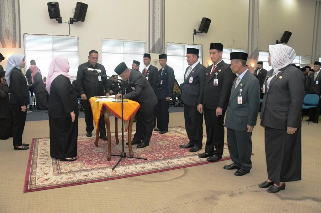 Bupati Kasmarni Lantik Ratusan Pejabat Pemkab Bengkalis