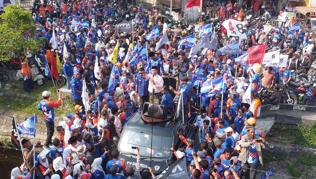 Pasangan Agung-Markarius Resmi Mendaftar ke KPU Usai Ziarah ke Makam Pendiri Pekanbaru