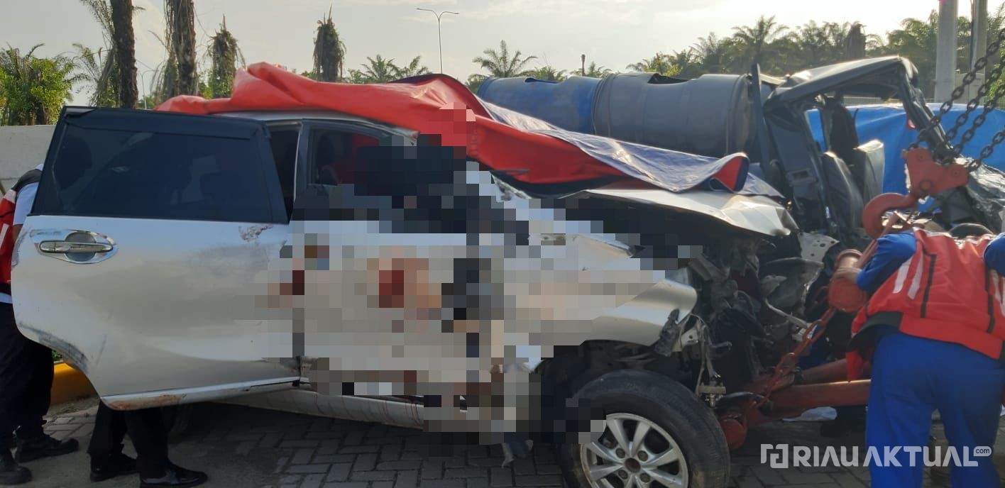 Tabrak Pembatas Jalan Tol Permai, Pengemudi Avanza Meninggal Dunia 