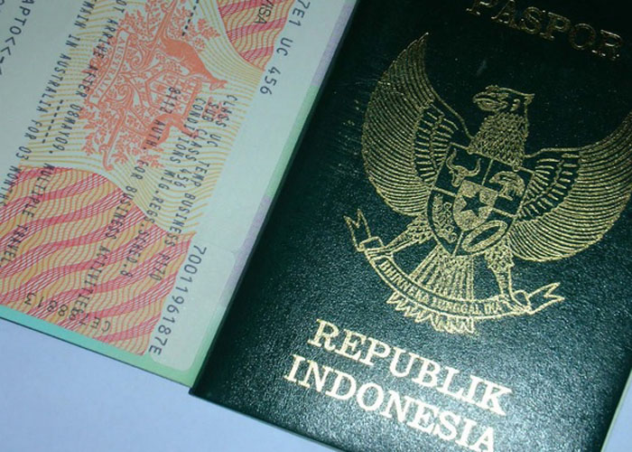 Terungkap, Ini Alasan Kenapa Sebaiknya Tersenyum Saat Foto untuk Paspor