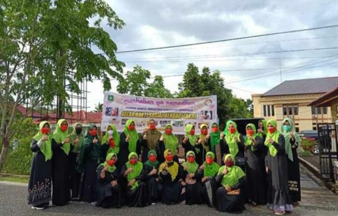 Kades Himbau Warga Penerima Takjil dari DWP Bengkalis Lakukan Rapid Test