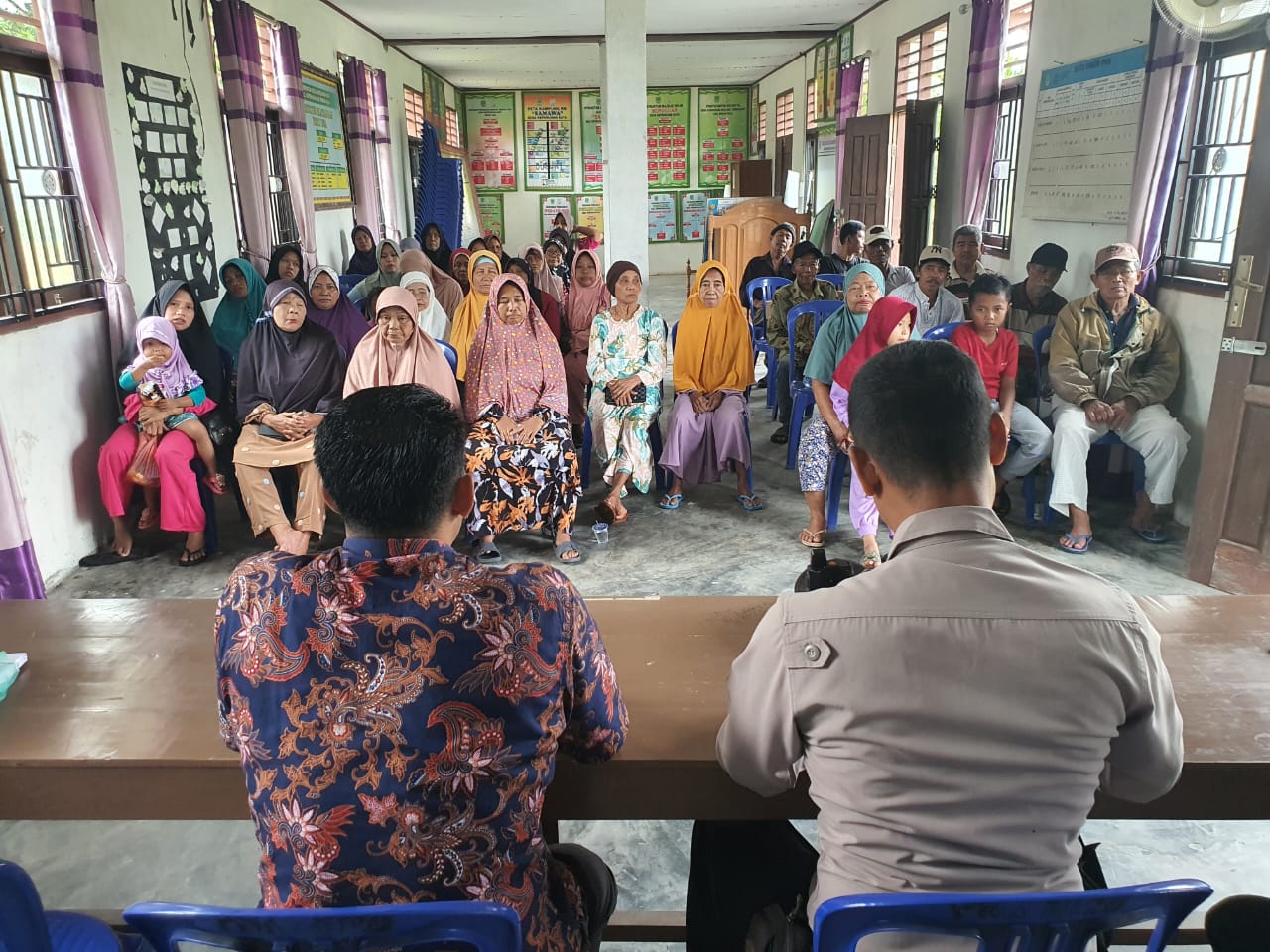 Polsek Kepenuhan Jalin Silaturahmi dengan Warga Demi Pemilu Damai