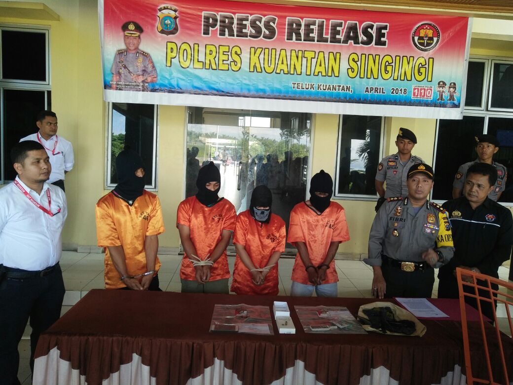 Kawanan Rampok Bersenpi Berhasil diamankan Polres Kuansing di Lampung