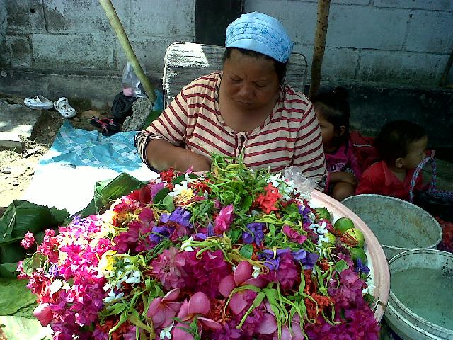 Pedagang Bunga Rampai Raup Untung Jelang Puasa