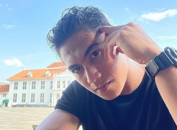 Intip Penampilan Gagah Aprilia Manganang Kenakan Seragam TNI