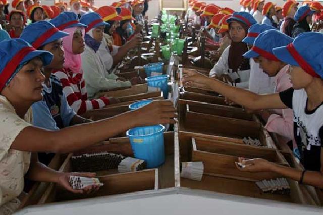 Disnaker Imbau Perusahaan Berikan Hak Karyawan Sesuai Ketentuan