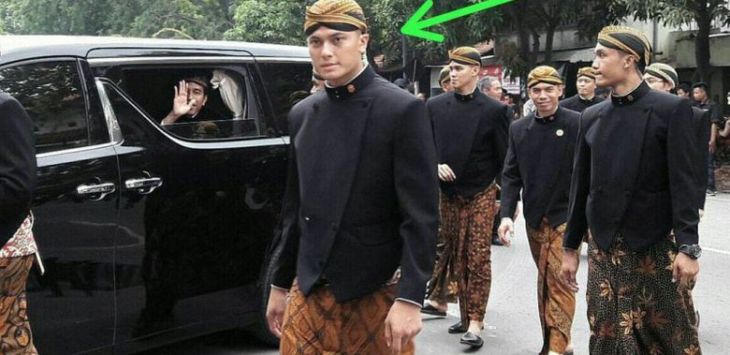 Viral! Paspampres Ganteng Ini Bikin Banyak Netizen Salah Fokus