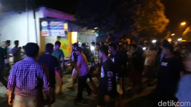 Sadis! Pria di Tuban Mengamuk dan Tenteng Potongan Kepala Kakaknya