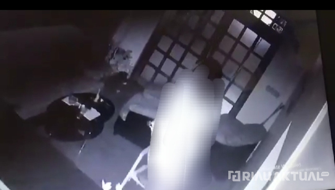 Beredar Video Pasutri Gantung Diri Sambil Berpelukan