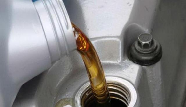 Ternyata Gonta-ganti Merek Oli Tak Rusak Mesin Motor