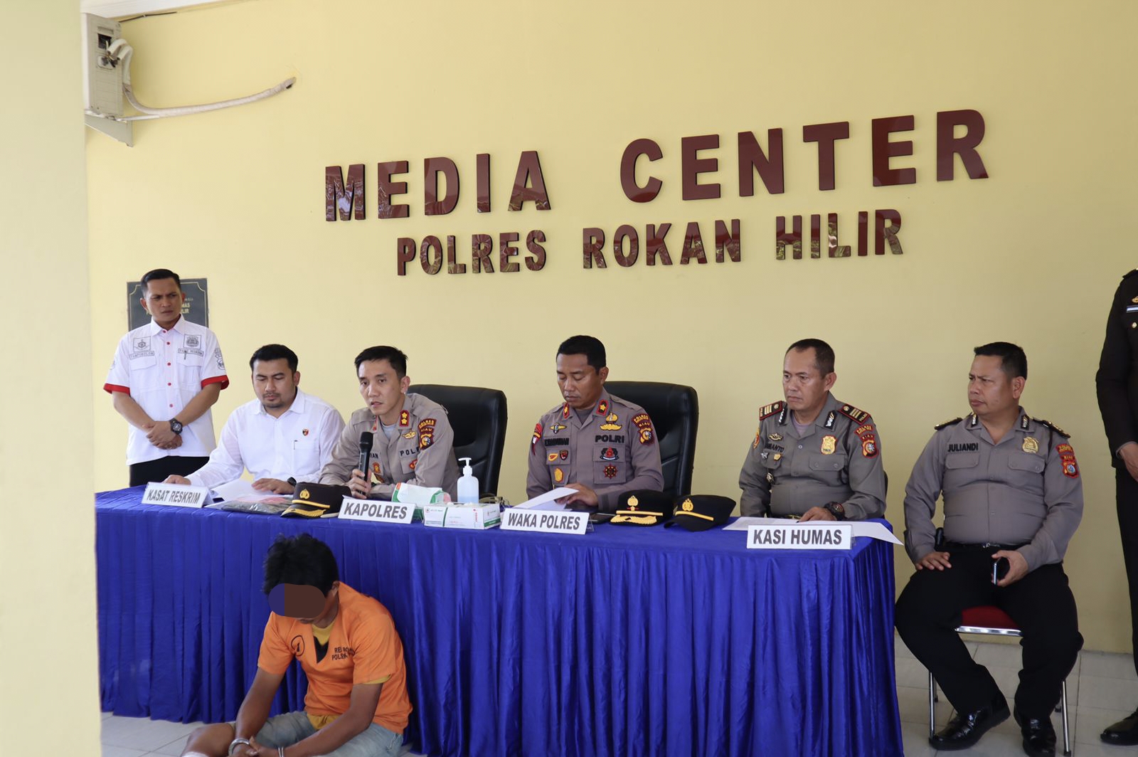 Tak Terima Ditagih Hutang, Pelaku Tikam Dada dan Buang Mayat Korban ke Parit