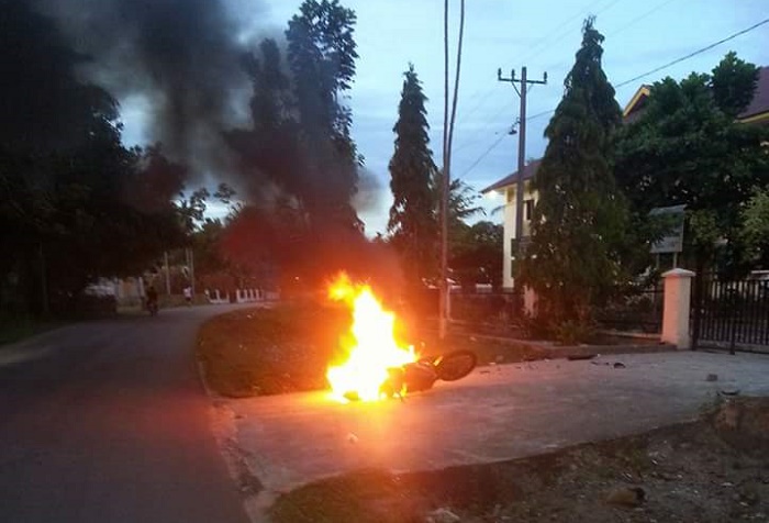 Niat Hati Ingin Menegur, Dua ABG di Kuansing ini Malah Dianiaya dan Motonya Dibakar