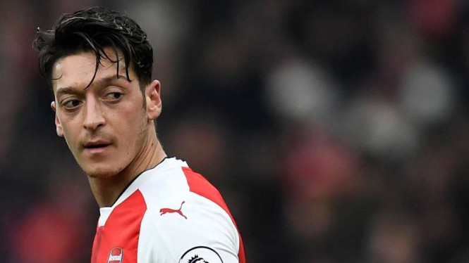 Maher Zain Kirim Simpati kepada Gelandang Arsenal Mesut Oezil