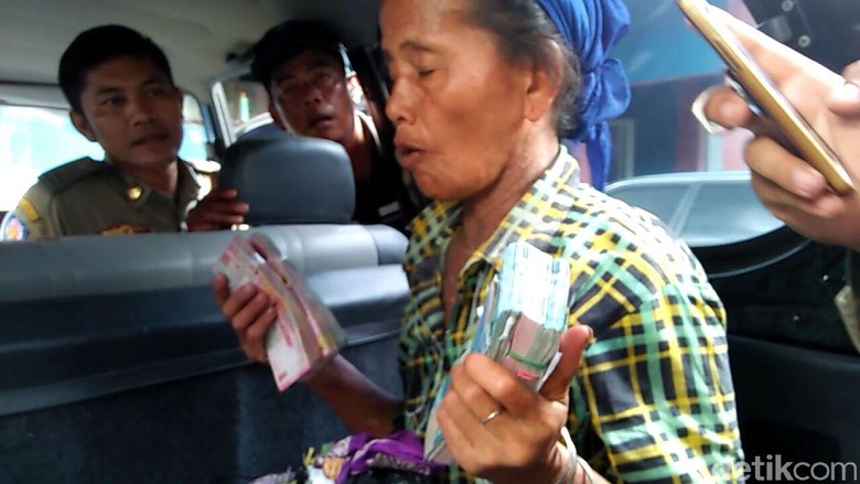 Terjaring Razia, Pengemis di Tasikmalaya Bawa Uang Rp 43 Juta