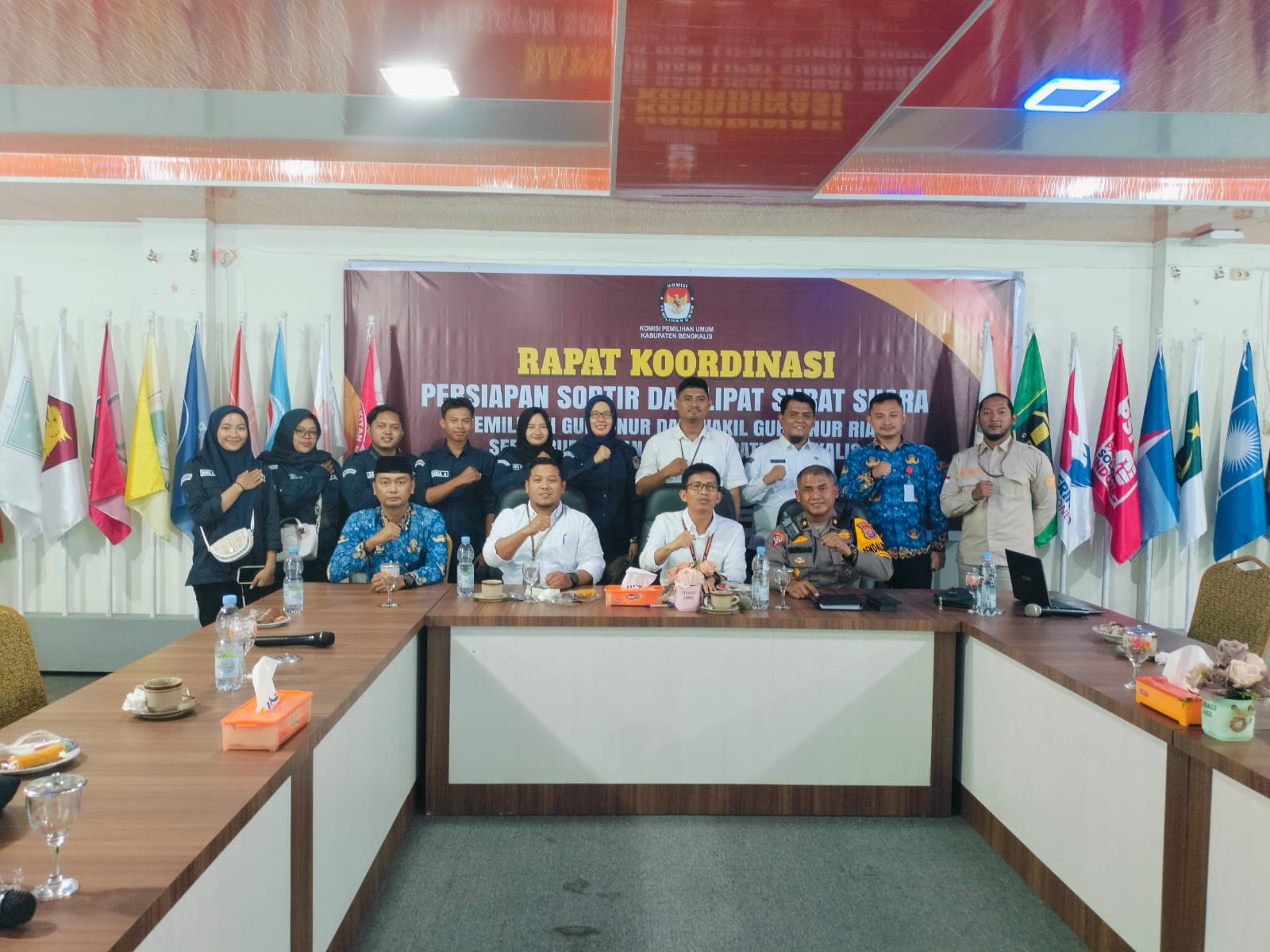 Koordinasi Persiapan Sortir dan Lipat Surat Suara untuk Pilkada Riau dan Bengkalis 2024