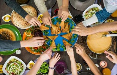 Gara-gara Jam Lebih Cepat 3 Menit, Seluruh Jamaah Masjid Ini Batal Puasa