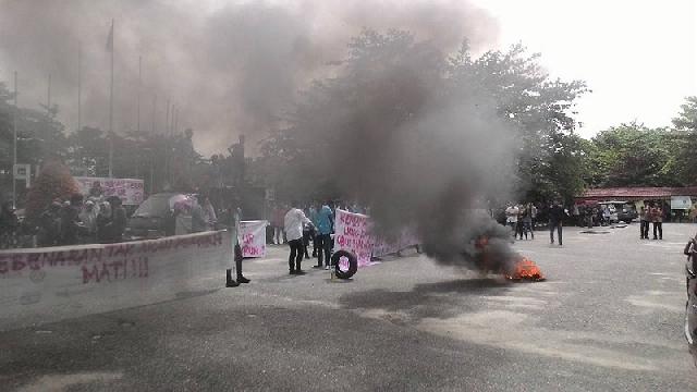 Kembali, Mahasiswa Fisip UR Tuntut Dekan Fisip Turun