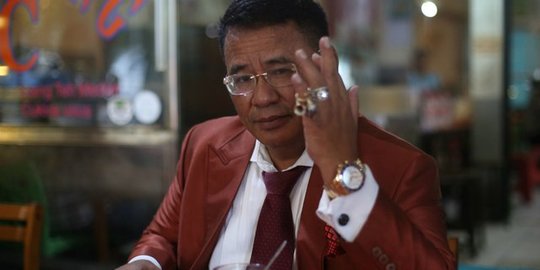 Tajir Melintir, Hotman Paris Beli Dua Ekor Ikan dan Bayar Pakai Gulungan Uang Rp 100.000