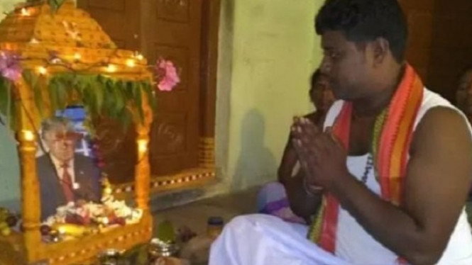 Pria Asal India Ini Jadikan Donald Trump sebagai Tuhannya
