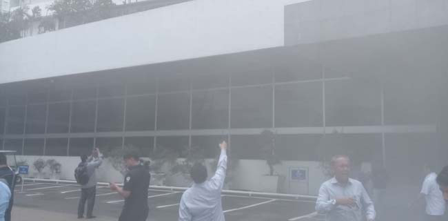 Gedung DPR Kebakaran