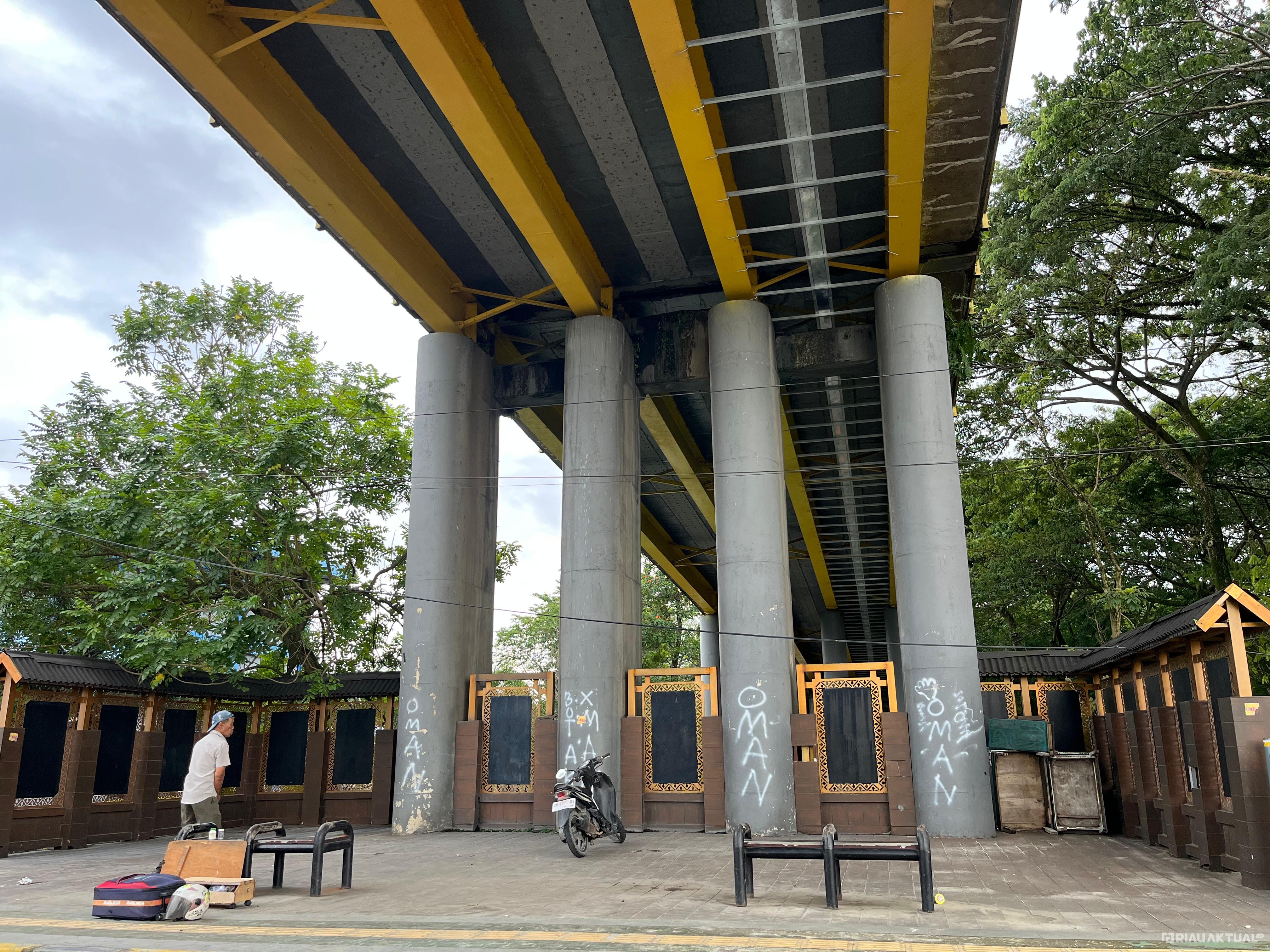 Pemindahan Kabel di Jalur Pejalan Kaki Jembatan Siak I Ditargetkan Awal Tahun