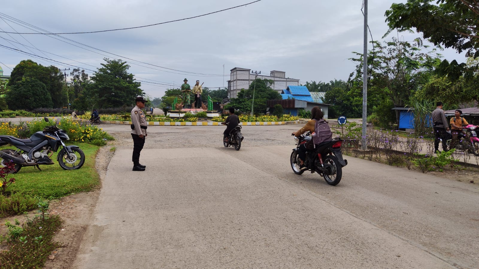 Polsek Bangko Pusako Gelar Strong Point, Wujudkan Kamseltibcarlantas di Pagi Hari