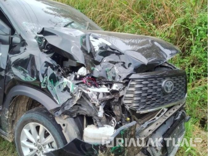 Bupati Kuansing Suhardiman Amby Alami Kecelakaan di Jalan Lintas Telukkuantan-Pekanbaru