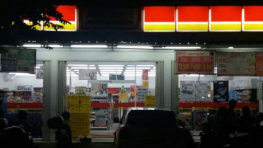 Rampok Berpistol Sekap Pegawai Minimarket di Gudang