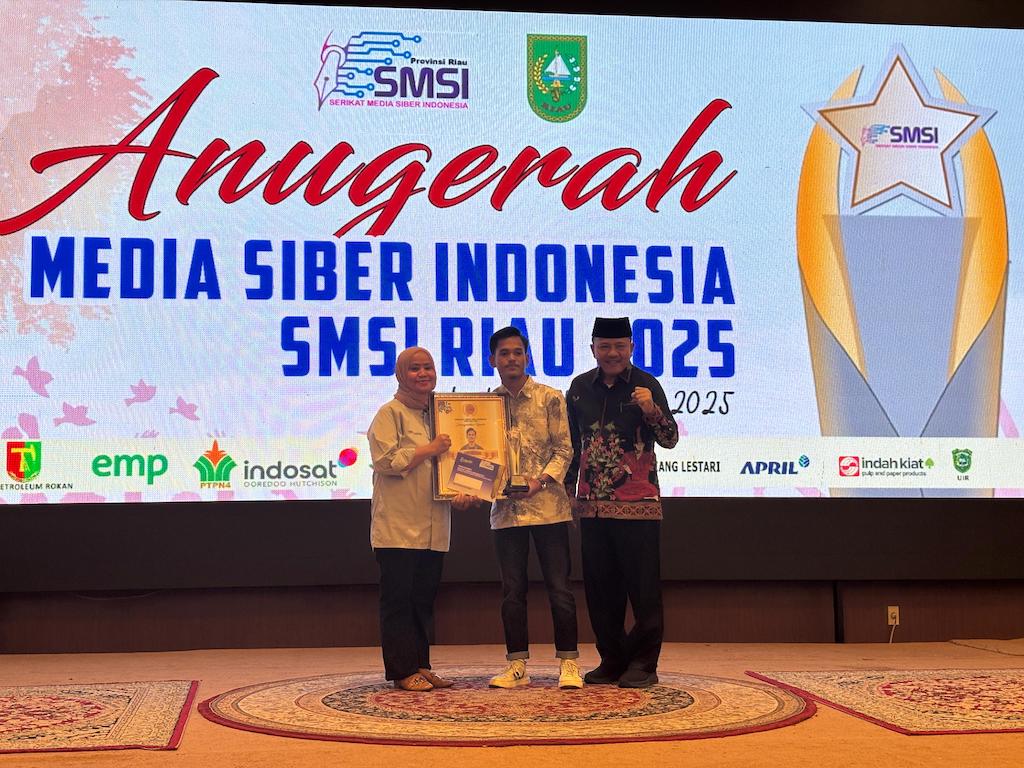 Viral Lewat Aura Farming Pacu Jalur, Dimas Kuansing Sabet Penghargaan Kreator Pilihan SMSI Riau