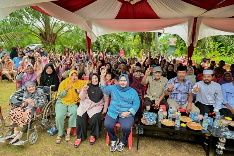 Masyarakat Bengkalis Apresiasi Program Mobilisasi Pelayanan Administrasi Kependudukan Inovasi Kasmarni