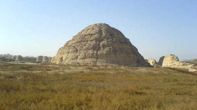 Menengok Reruntuhan Makam Imperial Xia Barat di China
