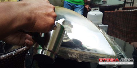 Cara Jitu Bikin Headlamp Mobil yang Menguning Jadi Seperti Baru