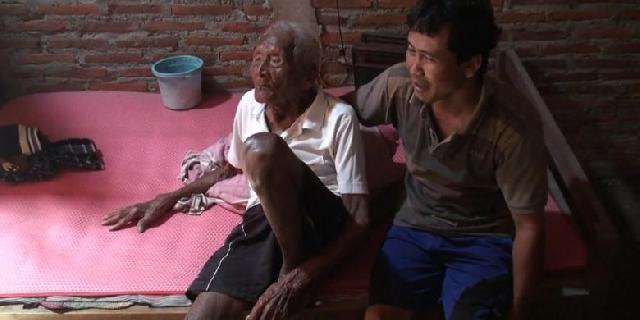 Tercatat Lahir pada 1870, Mbah Gotho Masih Kuat Makan dan Minum Sendiri
