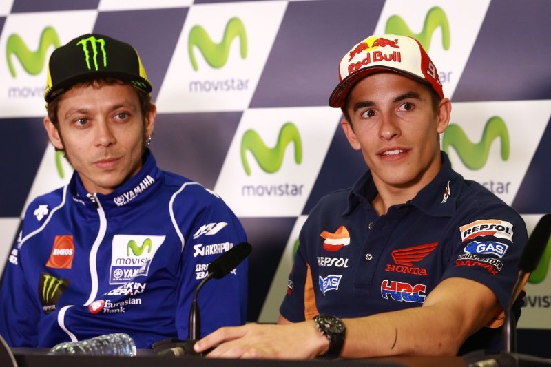 Usai Dapat Kritikan, Marquez Akhirnya Kirimkan Pesan Singkat ke Rossi