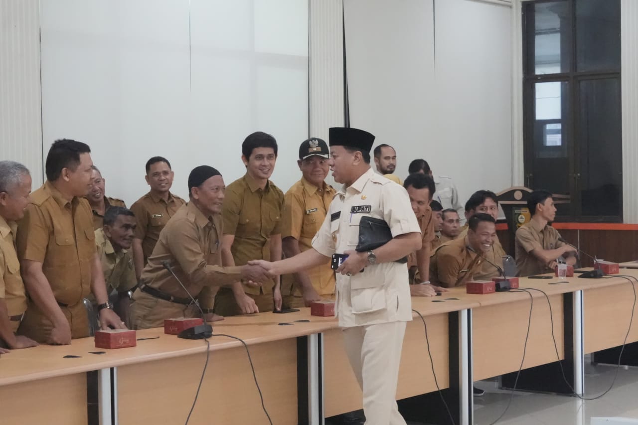 Rakor Bersama Kepala Desa, Bupati Kuansing: Setujui Perpanjangan Masa Jabatan Kades, Asal Sesuai Aturan