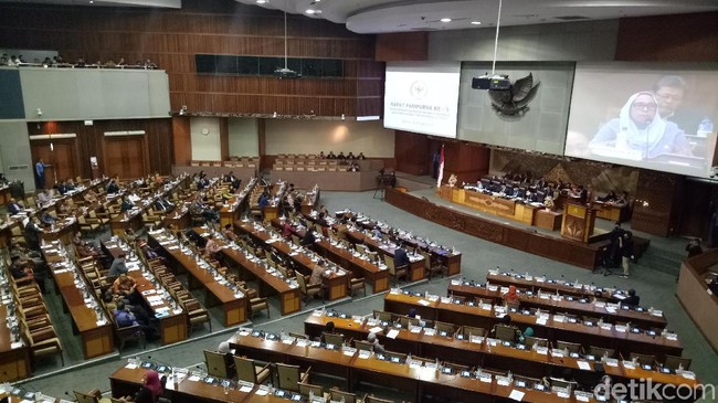 Hanya 3 Fraksi Yang Menolak, Perppu Tentang Ormas Sah Jadi UU