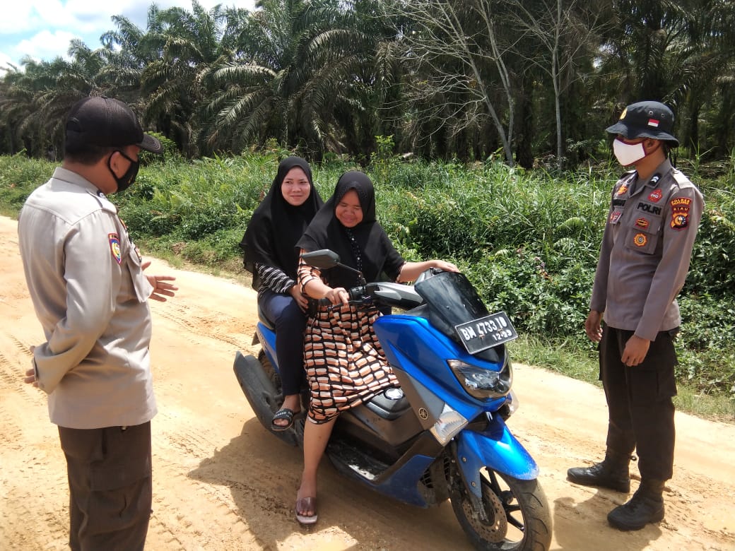 Ajak Terapkan Prokes, Polsek Teluk Meranti Susuri Masyarakat di Lintas Bono 