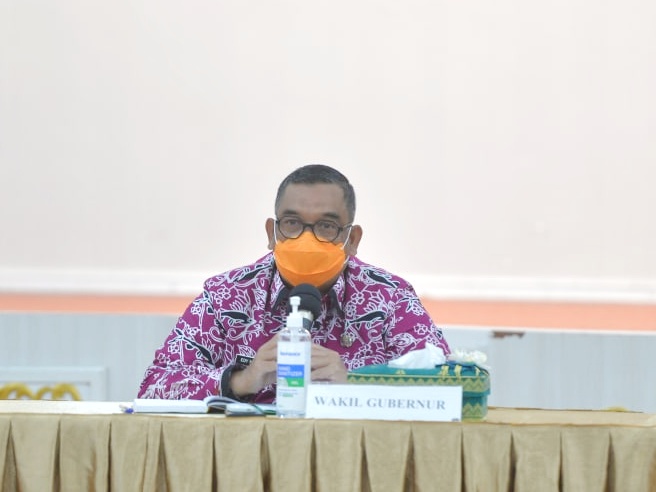 Dari 10 Orang yang akan Divaksin Covid-19 Pertama di Riau, Wagubri: Kita Dapat 14 Nama