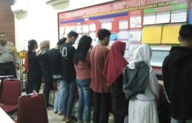 Enam Pasang Remaja Ini Hendak Pesta Seks, Astaga… Ada Kondom dan Bercak Darah