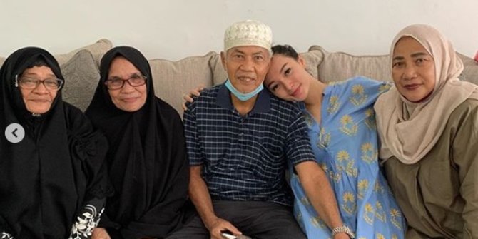 Peringatan Keras Zaskia Gotik Untuk Kakak Ipar: Mbak Bisa Hati-Hati Ya Bawa Mama Saya