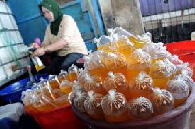 Sebulan Lagi, Minyak Goreng Curah Akan Dilarang Beredar di Pekanbaru