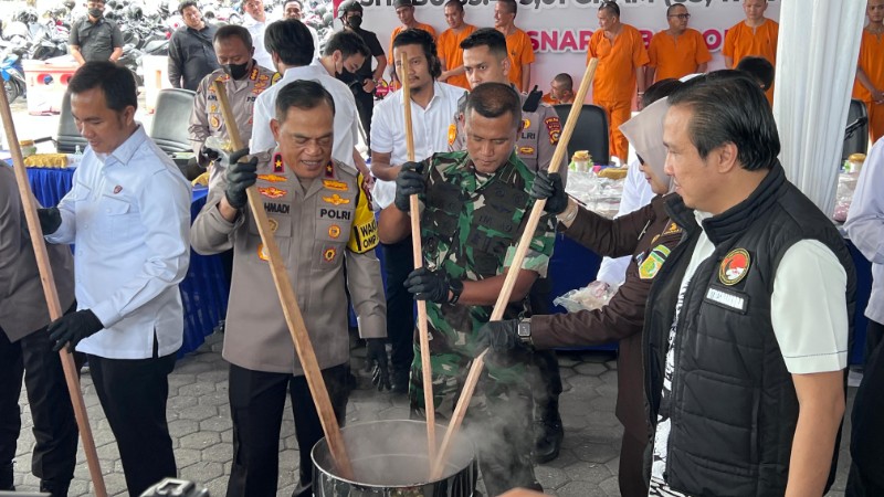 Polda Riau Musnahkan 83,47 Kilogram Sabu dan 43.651 Ekstasi, Bongkar Jaringan Narkoba Internasional