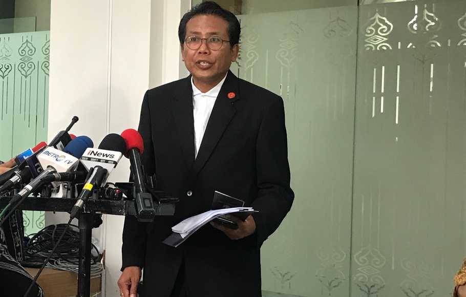 UU Cipta Kerja Resmi Diteken Jokowi, Jubir Presiden: Demi Masa Depan Indonesia Maju