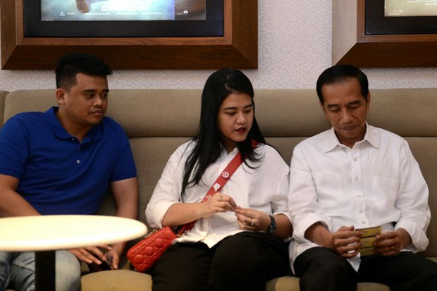 Usai Nonton Dilan 1990, Jokowi Rindu Berat Pada Iriana
