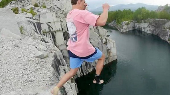 Terjun dari Ketinggian 34 Meter, Lutut Pria Ini Hancur