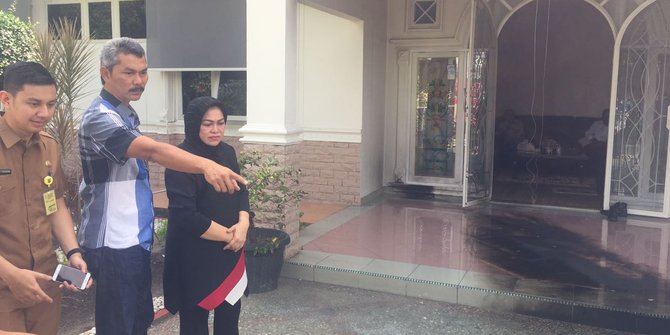 Rumah anggota DPRD Riau dilempar molotov