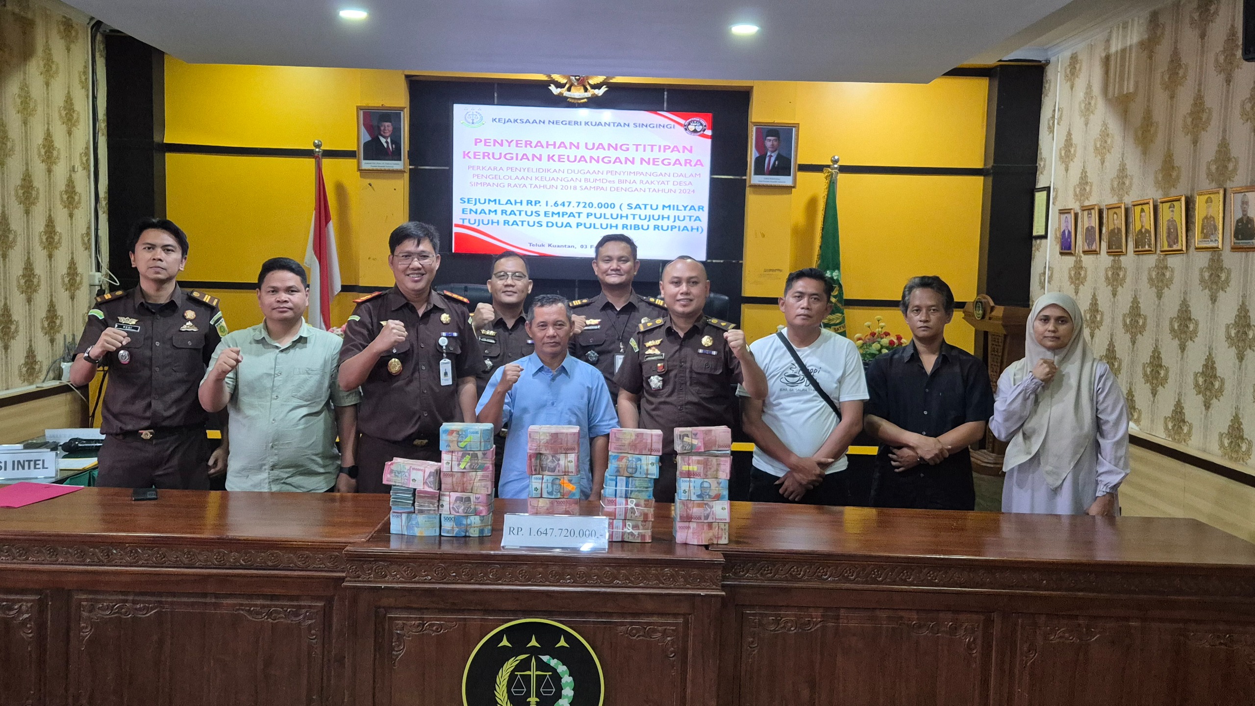 Pengurus BUMDes di Kuansing Titipkan Rp1,6 Miliar ke Kejari Dugaan Penyimpangan Anggaran