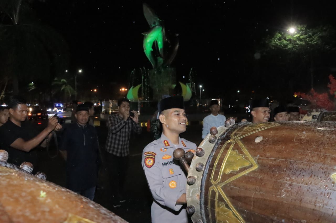 Kapolres Kampar Kawal Langsung Pawai Takbir Idul Adha di Bangkinang
