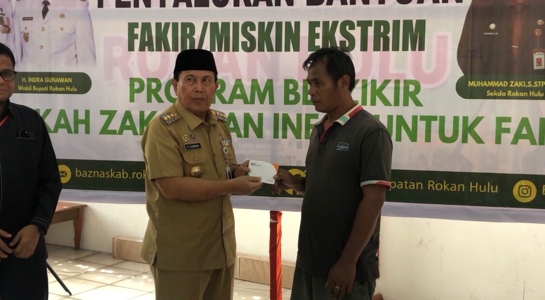 Pemerintah Kabupaten Rokan Hulu Salurkan Bantuan untuk Fakir Miskin Ekstrim