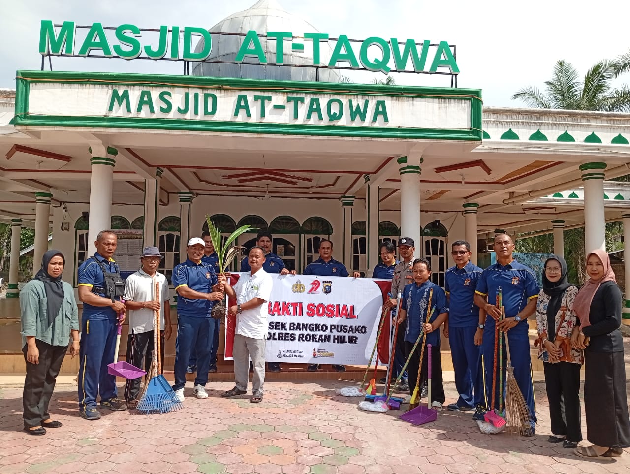 Sambut Hari Bhayangkara ke-79, Polsek Bangko Pusako Gelar Bakti Religi di Tempat Ibadah